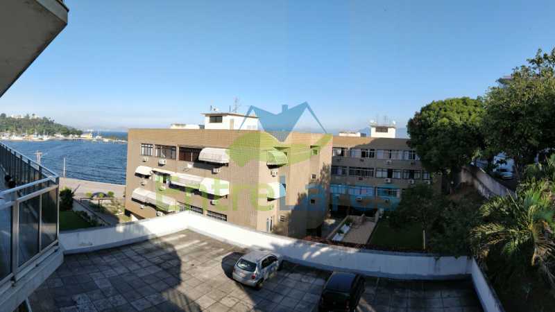 Conheça 21_Suite_varanda do imóvel - Jardim Guanabara sala com varanda, 3 quartos planejados sendo 1 suíte com hidromassagem com varanda com vista mar, cozinha ampla com armários. 2 vagas de garagem sendo 1 coberta. Rua Agostinho dos Santos. - ILAP30311 - 22 21_Suite_varanda - Jardim Guanabara sala com varanda, 3 quartos planejados sendo 1 suíte com hidromassagem com varanda com vista mar, cozinha ampla com armários. 2 vagas de garagem sendo 1 coberta. Rua Agostinho dos Santos. - ILAP30311 - 22