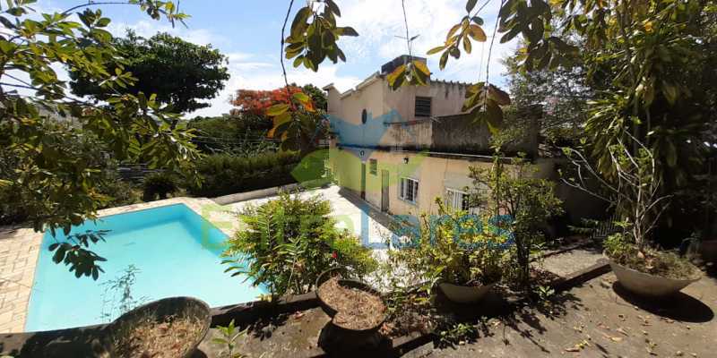 Conheça J2 do imóvel - Tauá, excelente casa duplex com ampla área de lazer com piscina, 4 quartos sendo 2 suítes, varandão. Vasta área de terreno - Vaga para 4 carros. - ILCA40102 - 27 J2 - Tauá, excelente casa duplex com ampla área de lazer com piscina, 4 quartos sendo 2 suítes, varandão. Vasta área de terreno - Vaga para 4 carros. - ILCA40102 - 27