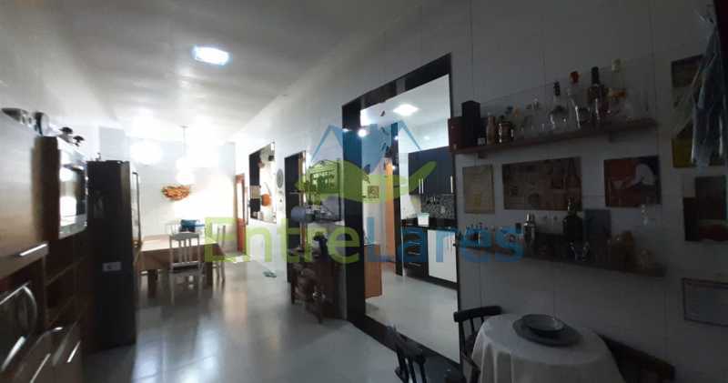 E1 - Casa triplex no Jardim Carioca, 3 quartos sendo 1 suíte com closet, 4 vagas de garagem, edícula, terraço, quintal. - ILCA30142 - 4