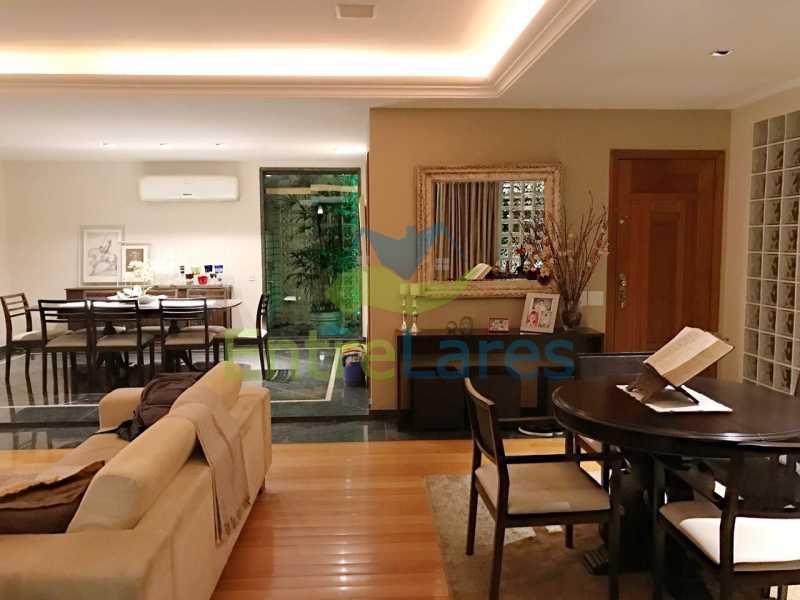 Conheça 11 do imóvel - Jardim Guanabara, cobertura, quatro quartos sendo dois suítes planejados e com hidromassagem, espaço goumert, quatro vagas de garagem. - ILCO40004 - 8 11 - Jardim Guanabara, cobertura, quatro quartos sendo dois suítes planejados e com hidromassagem, espaço goumert, quatro vagas de garagem. - ILCO40004 - 8