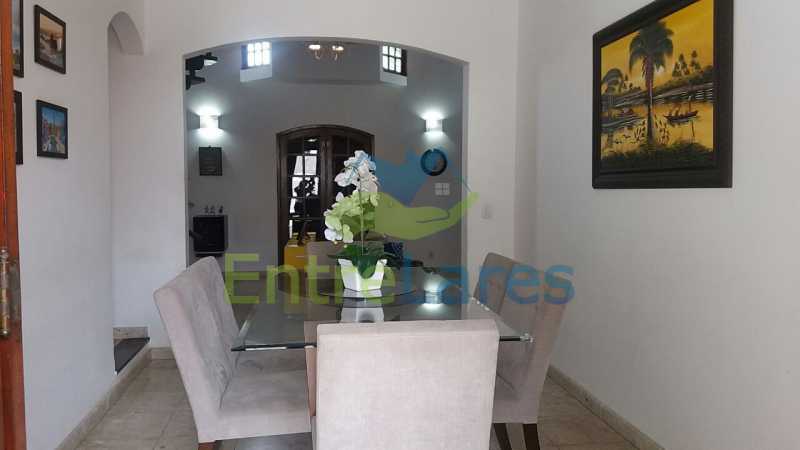 Conheça 28 do imóvel - Casa nas Pitangueiras - Estilo colonial - Vista Baía de Guanabara, 5 quartos, 2 vagas de garagem, sauna, piscina. Rua Pracinha José Varela - ILCA50031 - 14 28 - Casa nas Pitangueiras - Estilo colonial - Vista Baía de Guanabara, 5 quartos, 2 vagas de garagem, sauna, piscina. Rua Pracinha José Varela - ILCA50031 - 14