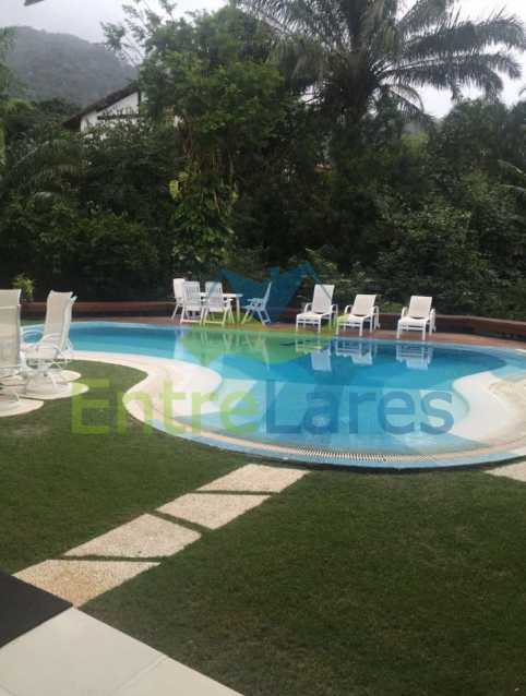 Conheça 7 do imóvel - Estrada da Barra da Tijuca - Condomínio Reserva Itanhangá. Mansão espetacular, Casa com 1.300 metros, 5 suítes com closet, 4 vagas de garagem, boate, piscina, sauna com hidromassagem, riacho. - ILCN50001 - 5 7 - Estrada da Barra da Tijuca - Condomínio Reserva Itanhangá. Mansão espetacular, Casa com 1.300 metros, 5 suítes com closet, 4 vagas de garagem, boate, piscina, sauna com hidromassagem, riacho. - ILCN50001 - 5