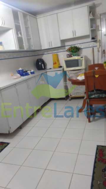 Conheça 61 do imóvel - Casa com edícula no Bancários 7 quartos sendo 4 suítes, 5 vagas de garagem, piscina, churrasqueira e sauna. - ILCA70002 - 29 61 - Casa com edícula no Bancários 7 quartos sendo 4 suítes, 5 vagas de garagem, piscina, churrasqueira e sauna. - ILCA70002 - 29