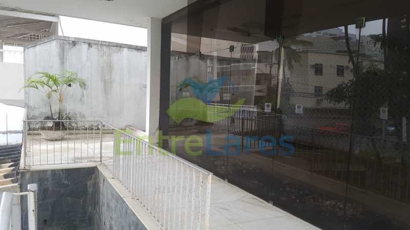 Conheça 03 do imóvel - Casa triplex no Jardim Guanabara 7 quartos sendo 1 suíte, varandão, copa cozinha planejada, piscina, terraço, 2 vagas de garagem. Aceita permuta. - ILCA70003 - 4 03 - Casa triplex no Jardim Guanabara 7 quartos sendo 1 suíte, varandão, copa cozinha planejada, piscina, terraço, 2 vagas de garagem. Aceita permuta. - ILCA70003 - 4