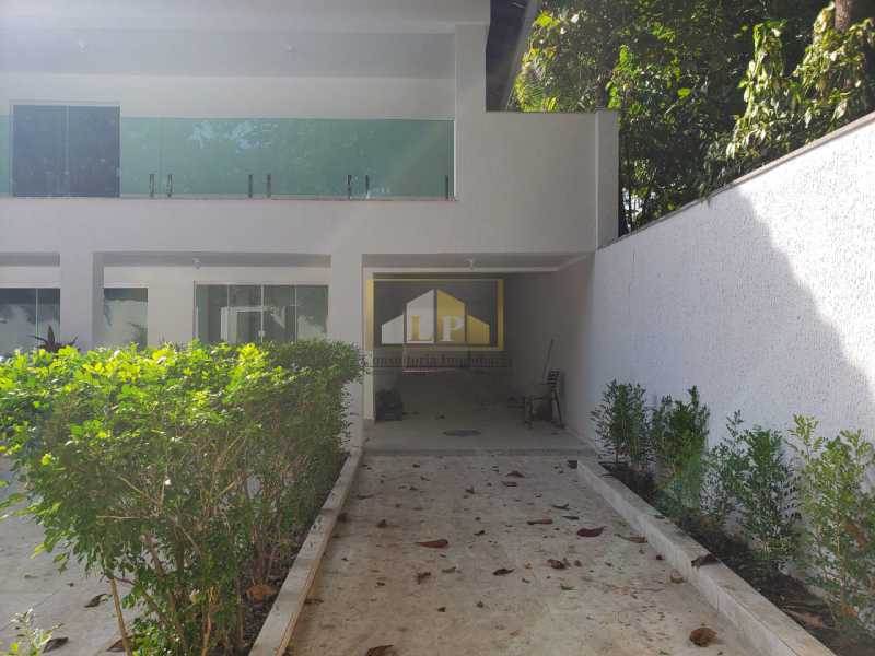 Conheça PHOTO-2019-06-05-16-30-33_1 do imóvel - Casa em Condominio Condomínio SANTA HELENA, Avenida Prefeito Dulcídio Cardoso,Barra da Tijuca,Rio de Janeiro,RJ À Venda,10 Quartos,700m² - LPCN100001 - 4 PHOTO-2019-06-05-16-30-33_1 - Casa em Condominio Condomínio SANTA HELENA, Avenida Prefeito Dulcídio Cardoso,Barra da Tijuca,Rio de Janeiro,RJ À Venda,10 Quartos,700m² - LPCN100001 - 4