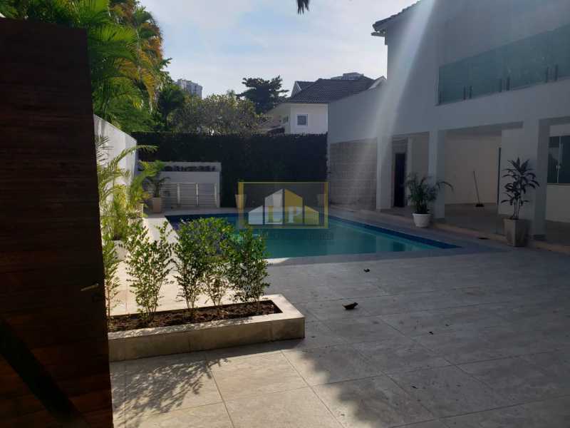 Conheça PHOTO-2019-06-05-16-30-34 do imóvel - Casa em Condominio Condomínio SANTA HELENA, Avenida Prefeito Dulcídio Cardoso,Barra da Tijuca,Rio de Janeiro,RJ À Venda,10 Quartos,700m² - LPCN100001 - 1 PHOTO-2019-06-05-16-30-34 - Casa em Condominio Condomínio SANTA HELENA, Avenida Prefeito Dulcídio Cardoso,Barra da Tijuca,Rio de Janeiro,RJ À Venda,10 Quartos,700m² - LPCN100001 - 1