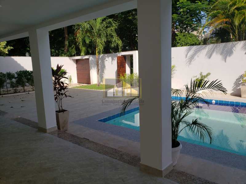 Conheça PHOTO-2019-06-05-16-30-35 do imóvel - Casa em Condominio Condomínio SANTA HELENA, Avenida Prefeito Dulcídio Cardoso,Barra da Tijuca,Rio de Janeiro,RJ À Venda,10 Quartos,700m² - LPCN100001 - 5 PHOTO-2019-06-05-16-30-35 - Casa em Condominio Condomínio SANTA HELENA, Avenida Prefeito Dulcídio Cardoso,Barra da Tijuca,Rio de Janeiro,RJ À Venda,10 Quartos,700m² - LPCN100001 - 5