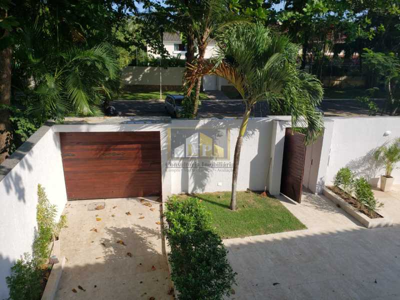 Conheça PHOTO-2019-06-05-16-30-52 do imóvel - Casa em Condominio Condomínio SANTA HELENA, Avenida Prefeito Dulcídio Cardoso,Barra da Tijuca,Rio de Janeiro,RJ À Venda,10 Quartos,700m² - LPCN100001 - 16 PHOTO-2019-06-05-16-30-52 - Casa em Condominio Condomínio SANTA HELENA, Avenida Prefeito Dulcídio Cardoso,Barra da Tijuca,Rio de Janeiro,RJ À Venda,10 Quartos,700m² - LPCN100001 - 16