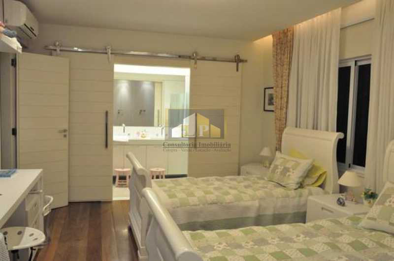 Conheça 63b937e9-3497-4eda-ba01-95bd42 do imóvel - Casa em Condominio Condomínio Mansões , Rua Embaixador Bolitreau Fragoso,Barra da Tijuca,Rio de Janeiro,RJ Para Venda e Aluguel,5 Quartos,600m² - LPCN50027 - 14 63b937e9-3497-4eda-ba01-95bd42 - Casa em Condominio Condomínio Mansões , Rua Embaixador Bolitreau Fragoso,Barra da Tijuca,Rio de Janeiro,RJ Para Venda e Aluguel,5 Quartos,600m² - LPCN50027 - 14