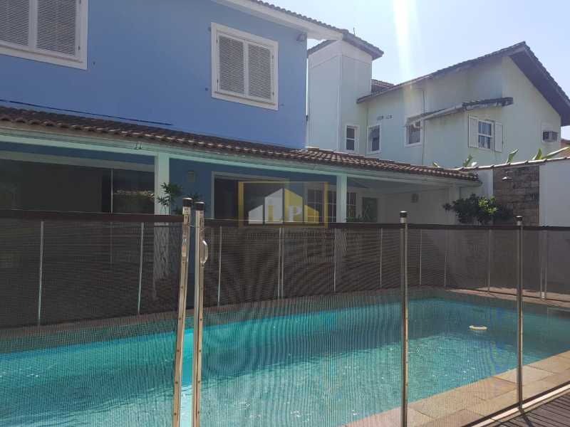 Conheça PHOTO-2019-08-05-15-36-09 do imóvel - Casa Para Alugar no Condomínio RESIDENCIAL SANTA MONICA - Barra da Tijuca - Rio de Janeiro - RJ - LPCN40032 - 17 PHOTO-2019-08-05-15-36-09 - Casa Para Alugar no Condomínio RESIDENCIAL SANTA MONICA - Barra da Tijuca - Rio de Janeiro - RJ - LPCN40032 - 17