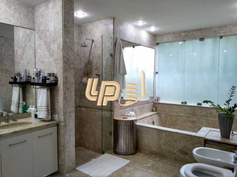 Conheça Banheiro suíte master do imóvel - Casa em Condominio À Venda - Itanhangá - Rio de Janeiro - RJ - LPCN40039 - 6 Banheiro suíte master - Casa em Condominio À Venda - Itanhangá - Rio de Janeiro - RJ - LPCN40039 - 6