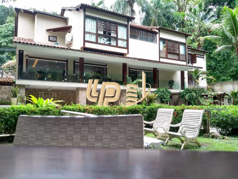 Conheça Fundos do imóvel - Casa em Condominio À Venda - Itanhangá - Rio de Janeiro - RJ - LPCN40039 - 1 Fundos - Casa em Condominio À Venda - Itanhangá - Rio de Janeiro - RJ - LPCN40039 - 1
