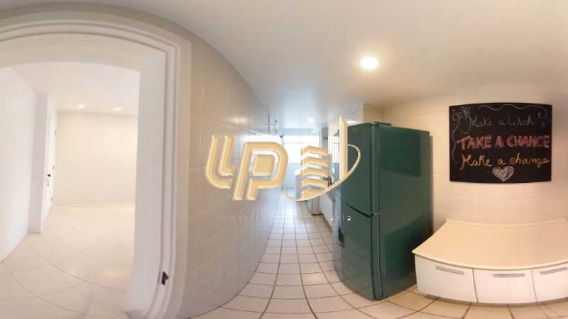 Conheça PHOTO-2020-02-27-12-03-51 do imóvel - Apartamento Condomínio BLUE COAST, Barra da Tijuca, Rio de Janeiro, RJ Para Venda e Aluguel, 2 Quartos, 65m² - LPAP20947 - 19 PHOTO-2020-02-27-12-03-51 - Apartamento Condomínio BLUE COAST, Barra da Tijuca, Rio de Janeiro, RJ Para Venda e Aluguel, 2 Quartos, 65m² - LPAP20947 - 19