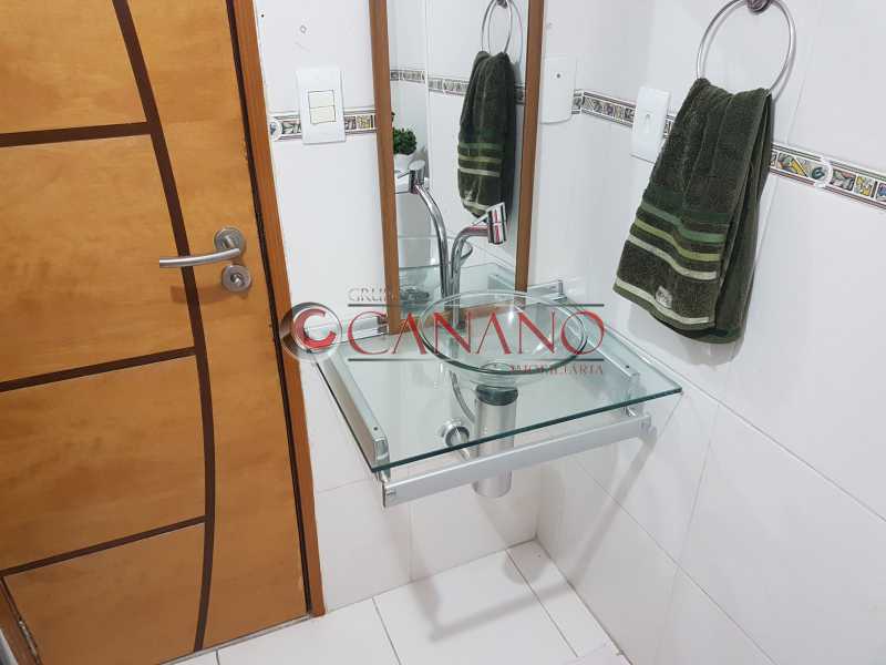 Conheça Banheiro Social 03 porta e pia do imóvel - Apartamento À VENDA, Méier, Rio de Janeiro, RJ - GCAP21391 - 10 Banheiro Social 03 porta e pia - Apartamento À VENDA, Méier, Rio de Janeiro, RJ - GCAP21391 - 10
