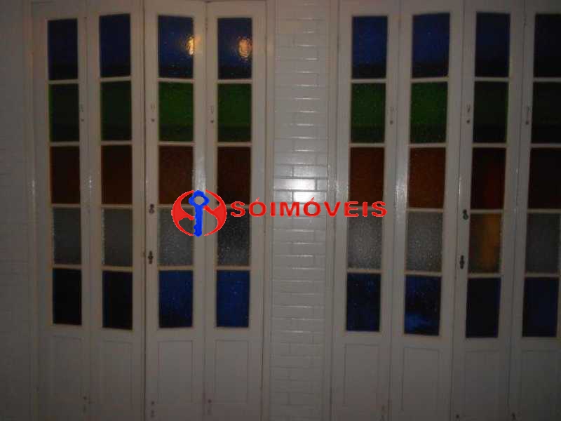 Conheça 6136 32 do imóvel - Petrópolis, linda casa com vista para o verde, 15 minutos do Centro. Salão, varandas, 5 quartos, piscina, churrasqueira, sauna. Aceita permuta por apartamento na Urca. - LBCA50034 - 12 6136 32 - Petrópolis, linda casa com vista para o verde, 15 minutos do Centro. Salão, varandas, 5 quartos, piscina, churrasqueira, sauna. Aceita permuta por apartamento na Urca. - LBCA50034 - 12