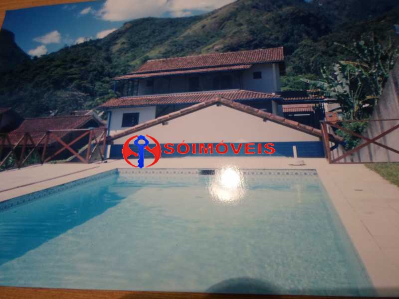 Conheça FOTOS CASA PETROPOLIS 001 do imóvel - Petrópolis, linda casa com vista para o verde, 15 minutos do Centro. Salão, varandas, 5 quartos, piscina, churrasqueira, sauna. Aceita permuta por apartamento na Urca. - LBCA50034 - 9 FOTOS CASA PETROPOLIS 001 - Petrópolis, linda casa com vista para o verde, 15 minutos do Centro. Salão, varandas, 5 quartos, piscina, churrasqueira, sauna. Aceita permuta por apartamento na Urca. - LBCA50034 - 9