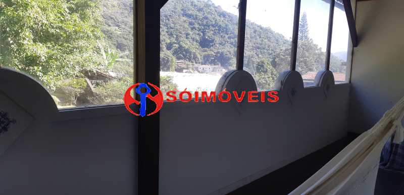 Conheça 20190522_110924 do imóvel - Petrópolis, linda casa com vista para o verde, 15 minutos do Centro. Salão, varandas, 5 quartos, piscina, churrasqueira, sauna. Aceita permuta por apartamento na Urca. - LBCA50034 - 6 20190522_110924 - Petrópolis, linda casa com vista para o verde, 15 minutos do Centro. Salão, varandas, 5 quartos, piscina, churrasqueira, sauna. Aceita permuta por apartamento na Urca. - LBCA50034 - 6
