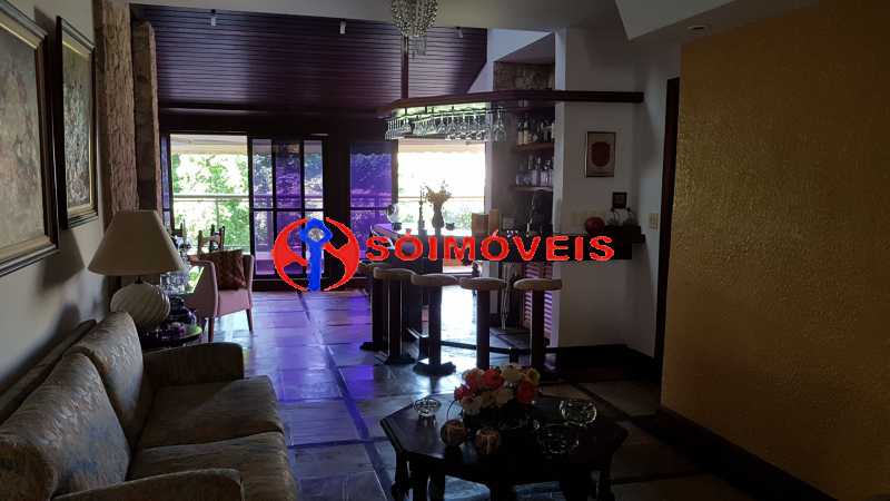 Conheça 7 do imóvel - MARAVILHOSA COBERTURA LINEAR NA BARRA DA TIJUCA COM 301 M², VARANDA, SALÃO, LAVABO, 3 QUARTOS, 2 SUÍTES, DEPENDÊNCIAS COMPLETAS E 2 VAGAS ESCRITURADAS. - LBCO30263 - 8 7 - MARAVILHOSA COBERTURA LINEAR NA BARRA DA TIJUCA COM 301 M², VARANDA, SALÃO, LAVABO, 3 QUARTOS, 2 SUÍTES, DEPENDÊNCIAS COMPLETAS E 2 VAGAS ESCRITURADAS. - LBCO30263 - 8