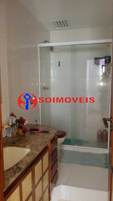 Conheça 23 do imóvel - MARAVILHOSA COBERTURA LINEAR NA BARRA DA TIJUCA COM 301 M², VARANDA, SALÃO, LAVABO, 3 QUARTOS, 2 SUÍTES, DEPENDÊNCIAS COMPLETAS E 2 VAGAS ESCRITURADAS. - LBCO30263 - 24 23 - MARAVILHOSA COBERTURA LINEAR NA BARRA DA TIJUCA COM 301 M², VARANDA, SALÃO, LAVABO, 3 QUARTOS, 2 SUÍTES, DEPENDÊNCIAS COMPLETAS E 2 VAGAS ESCRITURADAS. - LBCO30263 - 24