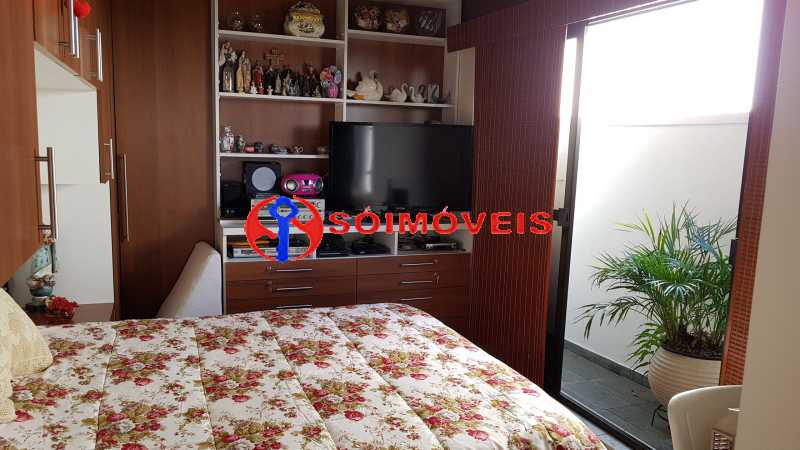 Conheça 20 do imóvel - MARAVILHOSA COBERTURA LINEAR NA BARRA DA TIJUCA COM 301 M², VARANDA, SALÃO, LAVABO, 3 QUARTOS, 2 SUÍTES, DEPENDÊNCIAS COMPLETAS E 2 VAGAS ESCRITURADAS. - LBCO30263 - 21 20 - MARAVILHOSA COBERTURA LINEAR NA BARRA DA TIJUCA COM 301 M², VARANDA, SALÃO, LAVABO, 3 QUARTOS, 2 SUÍTES, DEPENDÊNCIAS COMPLETAS E 2 VAGAS ESCRITURADAS. - LBCO30263 - 21