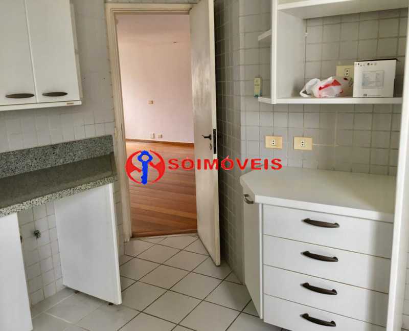 Conheça 24 do imóvel - ESPETACULAR COBERTURA DUPLEX NO LEBLON COM 249 M², 3 QUARTOS SENDO 2 SUÍTES, LAVABO, DEPENDÊNCIAS E 2 VAGAS ESCRITURADAS. - LBCO30382 - 25 24 - ESPETACULAR COBERTURA DUPLEX NO LEBLON COM 249 M², 3 QUARTOS SENDO 2 SUÍTES, LAVABO, DEPENDÊNCIAS E 2 VAGAS ESCRITURADAS. - LBCO30382 - 25