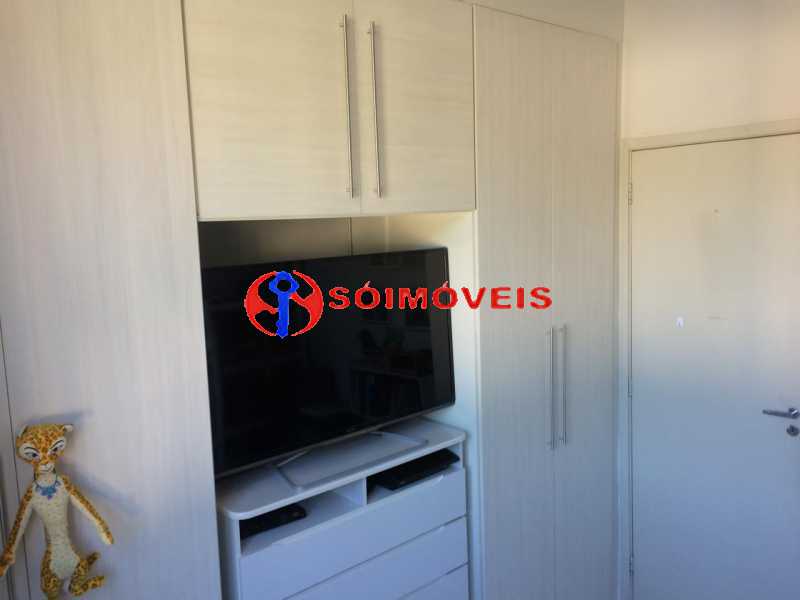 Conheça PF 5 do imóvel - EM VILA ISABEL CHARMOSO APARTAMENTO DE SALA DOIS QUARTOS UM COM SUÍTE , UM BANHEIRO SOCIAL, COZINHA ÁREA DE SERVIÇO. QUARTO E BANHEIRO DE EMPREGADA,VAGA ESCRITURADA E INFRA ESTRUTURA DE LAZER - LBAP23537 - 5 PF 5 - EM VILA ISABEL CHARMOSO APARTAMENTO DE SALA DOIS QUARTOS UM COM SUÍTE , UM BANHEIRO SOCIAL, COZINHA ÁREA DE SERVIÇO. QUARTO E BANHEIRO DE EMPREGADA,VAGA ESCRITURADA E INFRA ESTRUTURA DE LAZER - LBAP23537 - 5