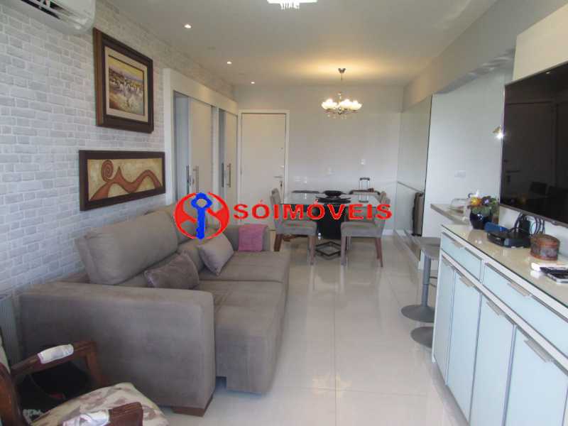 Conheça MC 4 do imóvel - NA BARRA DA TIJUCA MARAVILHOSO APART HOTEL COM VARANDA FECHADA COM VIDRO, SALA UM QUARTO COM SUÍTE E CLOSET,BANHEIRO SOCIAL COZINHA,TOTAL INFRA ESTRUTURA. DOC.OK - LBAP11376 - 5 MC 4 - NA BARRA DA TIJUCA MARAVILHOSO APART HOTEL COM VARANDA FECHADA COM VIDRO, SALA UM QUARTO COM SUÍTE E CLOSET,BANHEIRO SOCIAL COZINHA,TOTAL INFRA ESTRUTURA. DOC.OK - LBAP11376 - 5
