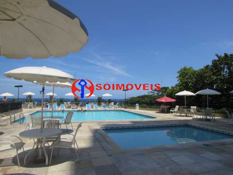 Conheça MC 22 do imóvel - NA BARRA DA TIJUCA MARAVILHOSO APART HOTEL COM VARANDA FECHADA COM VIDRO, SALA UM QUARTO COM SUÍTE E CLOSET,BANHEIRO SOCIAL COZINHA,TOTAL INFRA ESTRUTURA. DOC.OK - LBAP11376 - 23 MC 22 - NA BARRA DA TIJUCA MARAVILHOSO APART HOTEL COM VARANDA FECHADA COM VIDRO, SALA UM QUARTO COM SUÍTE E CLOSET,BANHEIRO SOCIAL COZINHA,TOTAL INFRA ESTRUTURA. DOC.OK - LBAP11376 - 23