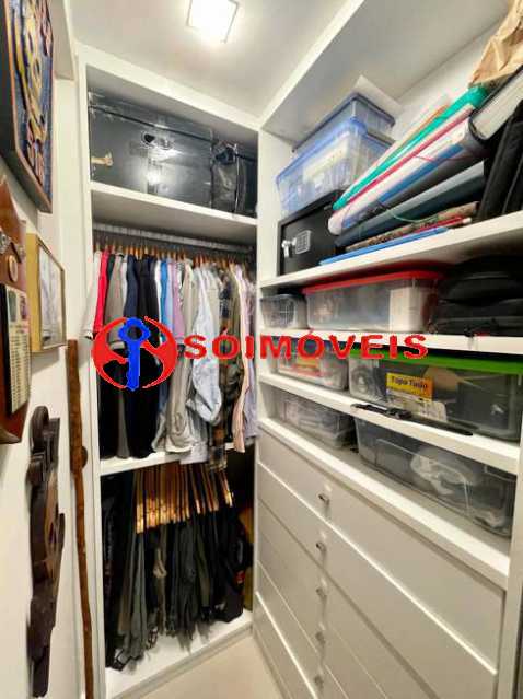 Conheça M 13 do imóvel - NA BARRA DA TIJUCA EXCELENTE APARTAMENTO REFORMADO CONTENDO 2 VARANDAS COM FECHAMENTO DE VIDRO SALA 3 QUARTOS SENDO UM COM SUÍTE E CLOSET COZINHA ÁREA DE SERVIÇO INFRA ESTRUTURA TOTAL - LBAP35378 - 14 M 13 - NA BARRA DA TIJUCA EXCELENTE APARTAMENTO REFORMADO CONTENDO 2 VARANDAS COM FECHAMENTO DE VIDRO SALA 3 QUARTOS SENDO UM COM SUÍTE E CLOSET COZINHA ÁREA DE SERVIÇO INFRA ESTRUTURA TOTAL - LBAP35378 - 14