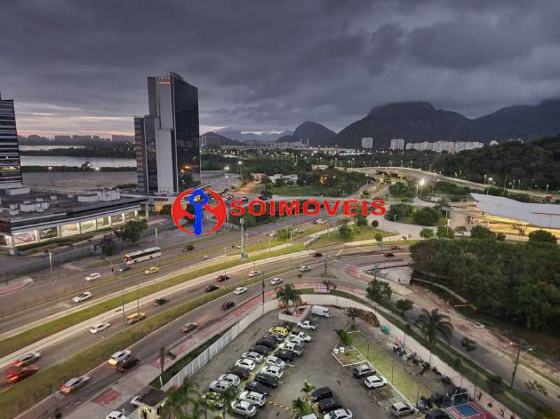 Conheça M 18 do imóvel - NA BARRA DA TIJUCA EXCELENTE APARTAMENTO REFORMADO CONTENDO 2 VARANDAS COM FECHAMENTO DE VIDRO SALA 3 QUARTOS SENDO UM COM SUÍTE E CLOSET COZINHA ÁREA DE SERVIÇO INFRA ESTRUTURA TOTAL - LBAP35378 - 19 M 18 - NA BARRA DA TIJUCA EXCELENTE APARTAMENTO REFORMADO CONTENDO 2 VARANDAS COM FECHAMENTO DE VIDRO SALA 3 QUARTOS SENDO UM COM SUÍTE E CLOSET COZINHA ÁREA DE SERVIÇO INFRA ESTRUTURA TOTAL - LBAP35378 - 19