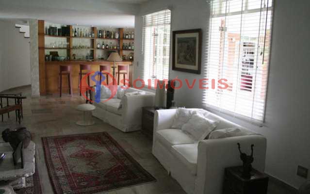 Conheça 4 do imóvel - IMPECÁVEL CASA DUPLEX NO CONDOMÍNIO SANTA HELENA NA BARRA DA TIJUCA COM 5 SUÍTES. - LBCN60001 - 5 4 - IMPECÁVEL CASA DUPLEX NO CONDOMÍNIO SANTA HELENA NA BARRA DA TIJUCA COM 5 SUÍTES. - LBCN60001 - 5