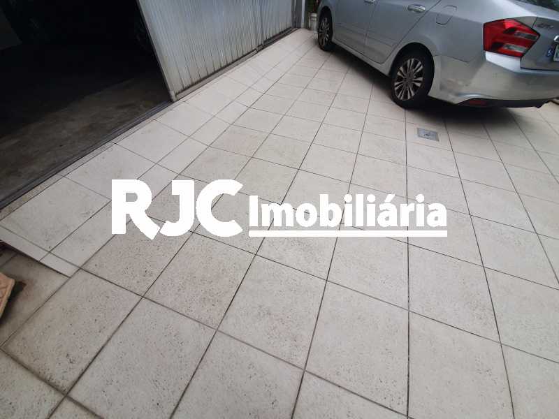 Conheça 28 parte garagemoberta do imóvel - Casa 5 quartos à venda Grajaú, Rio de Janeiro - R$ 1.680.000 - MBCA50078 - 31 28 parte garagemoberta - Casa 5 quartos à venda Grajaú, Rio de Janeiro - R$ 1.680.000 - MBCA50078 - 31