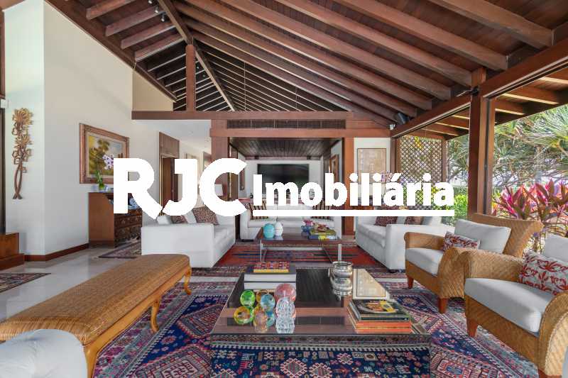 Conheça Casa no Malibu - 19 do imóvel - Casa em Condomínio 4 quartos à venda Barra da Tijuca, Rio de Janeiro - R$ 12.000.000 - MBCN40017 - 16 Casa no Malibu - 19 - Casa em Condomínio 4 quartos à venda Barra da Tijuca, Rio de Janeiro - R$ 12.000.000 - MBCN40017 - 16
