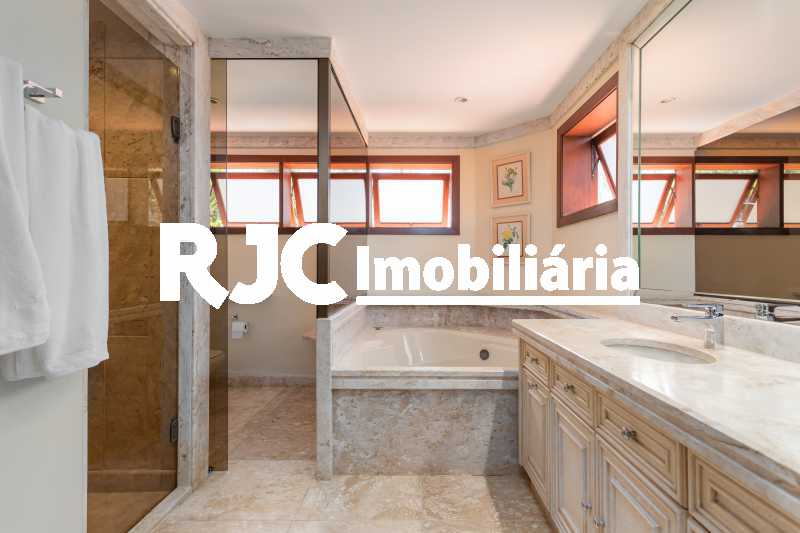 Conheça Casa no Malibu - 32 do imóvel - Casa em Condomínio 4 quartos à venda Barra da Tijuca, Rio de Janeiro - R$ 12.000.000 - MBCN40017 - 23 Casa no Malibu - 32 - Casa em Condomínio 4 quartos à venda Barra da Tijuca, Rio de Janeiro - R$ 12.000.000 - MBCN40017 - 23