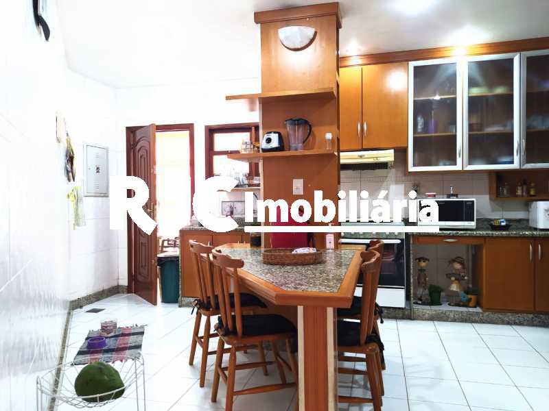 Conheça 8 COZINHA 1º PISO. do imóvel - Casa de Vila 4 quartos à venda Maracanã, Rio de Janeiro - R$ 1.930.000 - MBCV40070 - 9 8 COZINHA 1º PISO. - Casa de Vila 4 quartos à venda Maracanã, Rio de Janeiro - R$ 1.930.000 - MBCV40070 - 9