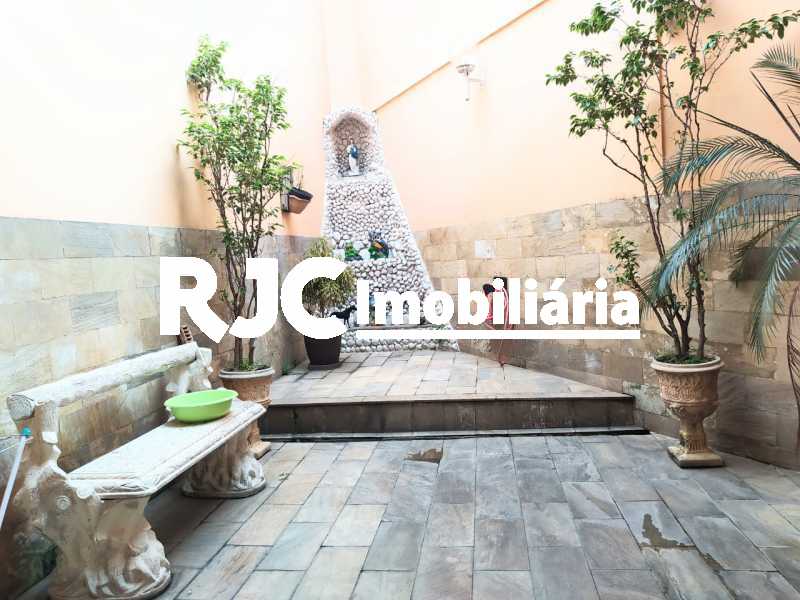 Conheça 10 AREA EXTERNA 1º PISO. do imóvel - Casa de Vila 4 quartos à venda Maracanã, Rio de Janeiro - R$ 1.930.000 - MBCV40070 - 11 10 AREA EXTERNA 1º PISO. - Casa de Vila 4 quartos à venda Maracanã, Rio de Janeiro - R$ 1.930.000 - MBCV40070 - 11