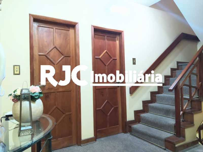 Conheça 12 HALL ACESSO 2º PISO. do imóvel - Casa de Vila 4 quartos à venda Maracanã, Rio de Janeiro - R$ 1.930.000 - MBCV40070 - 13 12 HALL ACESSO 2º PISO. - Casa de Vila 4 quartos à venda Maracanã, Rio de Janeiro - R$ 1.930.000 - MBCV40070 - 13