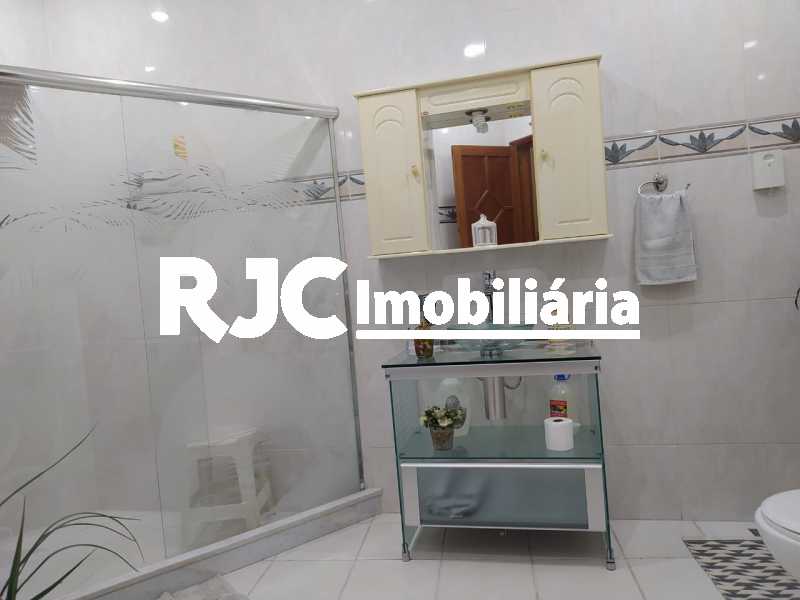 Conheça 19 BANHEIRO SOCIAL 2º PISO. do imóvel - Casa de Vila 4 quartos à venda Maracanã, Rio de Janeiro - R$ 1.930.000 - MBCV40070 - 20 19 BANHEIRO SOCIAL 2º PISO. - Casa de Vila 4 quartos à venda Maracanã, Rio de Janeiro - R$ 1.930.000 - MBCV40070 - 20