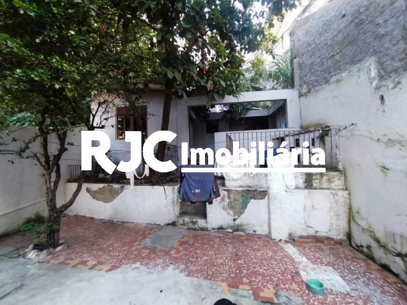 Conheça 17 Quintal Fds. do imóvel - Casa de Vila à venda Rua Barão de Petrópolis,Rio Comprido, Rio de Janeiro - R$ 450.000 - MBCV30177 - 19 17 Quintal Fds. - Casa de Vila à venda Rua Barão de Petrópolis,Rio Comprido, Rio de Janeiro - R$ 450.000 - MBCV30177 - 19