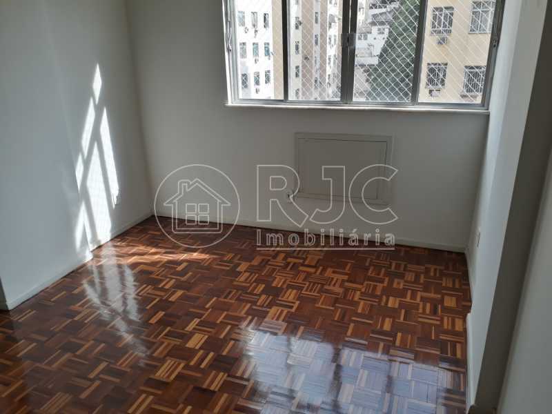 06 - Apartamento à venda Rua Pedro Américo,Catete, Rio de Janeiro - R$ 550.000 - MBAP26368 - 7