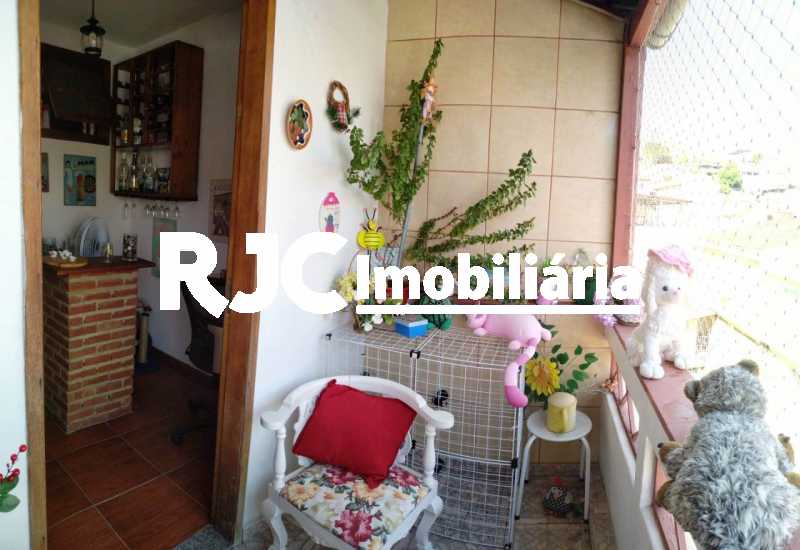 Conheça 12 - Varanda da Frente 2ºar do imóvel - Casa de Vila 3 quartos à venda Vila Isabel, Rio de Janeiro - R$ 590.000 - MBCV30044 - 15 12 - Varanda da Frente 2ºar - Casa de Vila 3 quartos à venda Vila Isabel, Rio de Janeiro - R$ 590.000 - MBCV30044 - 15