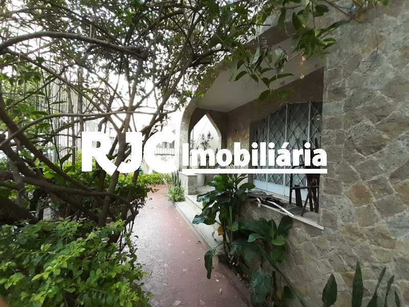 Conheça PHOTO-2019-09-18-12-11-58_1 do imóvel - Casa 3 quartos à venda Tijuca, Rio de Janeiro - R$ 990.000 - MBCA30181 - 3 PHOTO-2019-09-18-12-11-58_1 - Casa 3 quartos à venda Tijuca, Rio de Janeiro - R$ 990.000 - MBCA30181 - 3