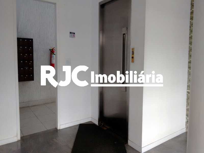 Conheça 14 Hall Elevadores do imóvel - Apartamento 1 quarto à venda Tijuca, Rio de Janeiro - R$ 265.000 - MBAP10812 - 15 14 Hall Elevadores - Apartamento 1 quarto à venda Tijuca, Rio de Janeiro - R$ 265.000 - MBAP10812 - 15