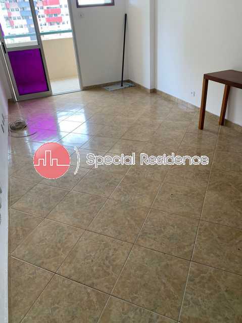 Conheça WhatsApp Image 2021-08-28 at 1 do imóvel - Apartamento 2 quartos para alugar Barra da Tijuca, Rio de Janeiro - R$ 2.200 - LOC201618 - 7 WhatsApp Image 2021-08-28 at 1 - Apartamento 2 quartos para alugar Barra da Tijuca, Rio de Janeiro - R$ 2.200 - LOC201618 - 7