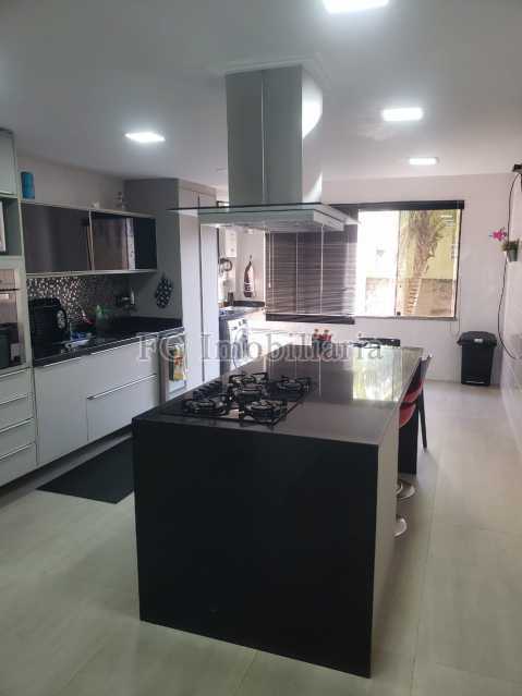 Apartamento à venda com 3 quartos, 200m² - Foto 5