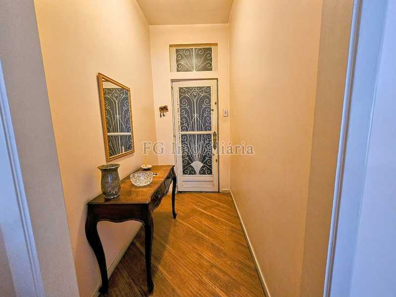 Apartamento à venda com 3 quartos, 136m² - Foto 2