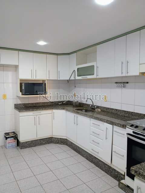 Apartamento à venda com 2 quartos, 125m² - Foto 17