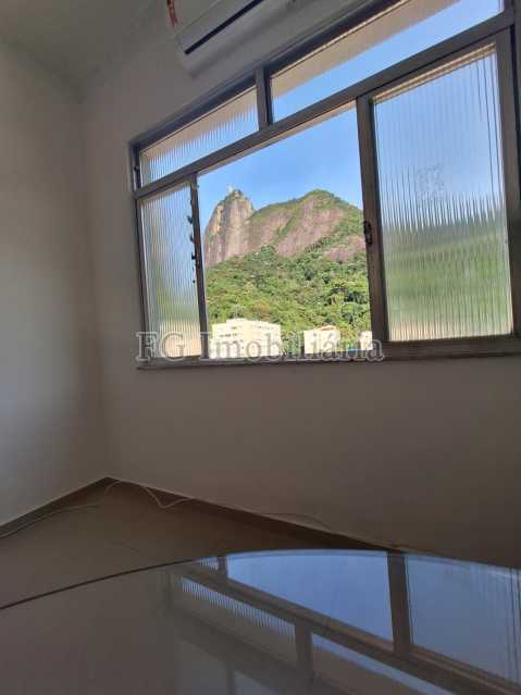 Apartamento à venda com 2 quartos, 70m² - Foto 2