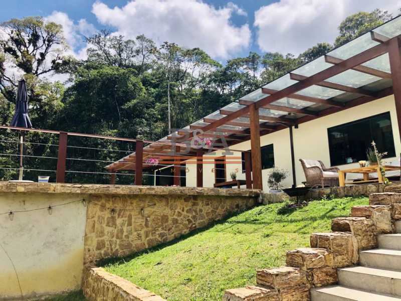 Casa à venda com 5 quartos, 380m² - Foto 2