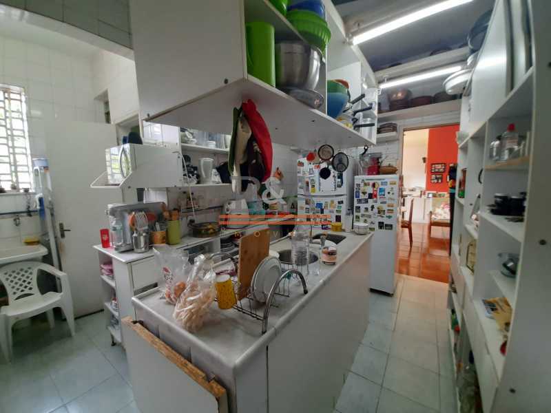 Apartamento à venda com 4 quartos, 182m² - Foto 25